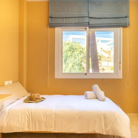 Sea Views L Apartment